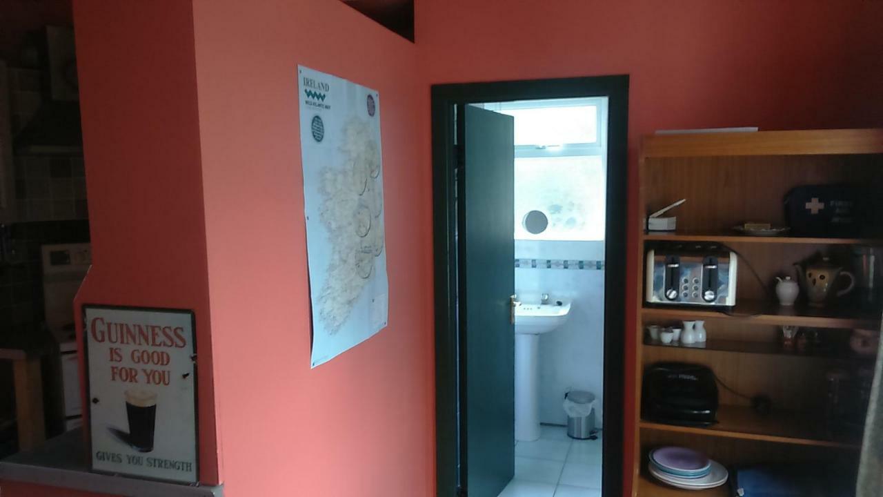 Cosy Lakeside Cottage John'S Hollow Headford Exteriör bild